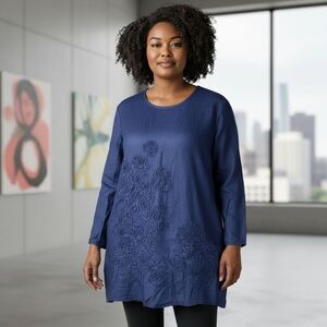 On the Horizon Navy Blue Embroidered Floral Textured Scoop Neck Tunic Top Large